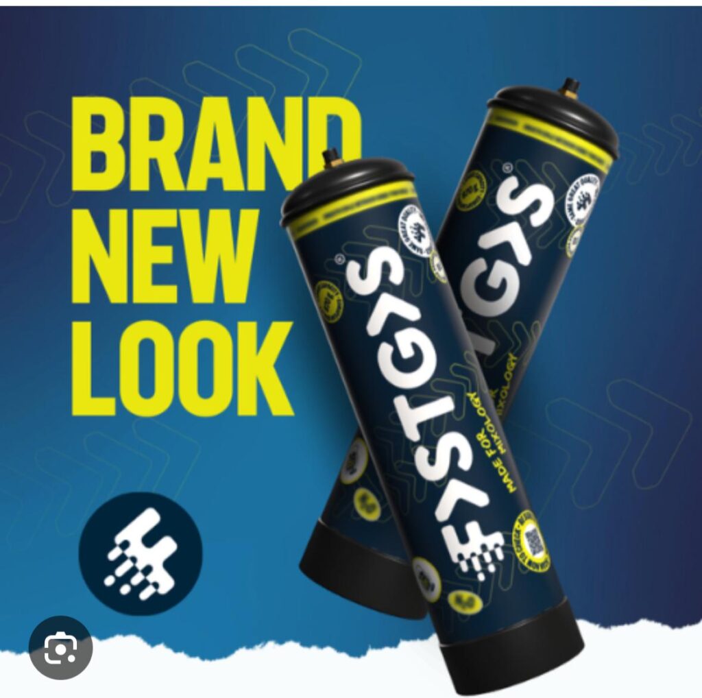 Fastgas lachgas GasAdam020 nieuwe look cilinders met blauw en geel ontwerp.